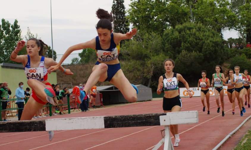 Maria Taggi, en un moment de la cursa dels 2.000 metres obstacles del Campionat d'Espanya disputat a Huelva