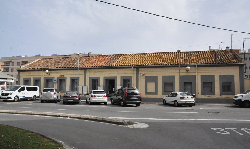 Imatge de l'edifici de l'antiga estació de tren