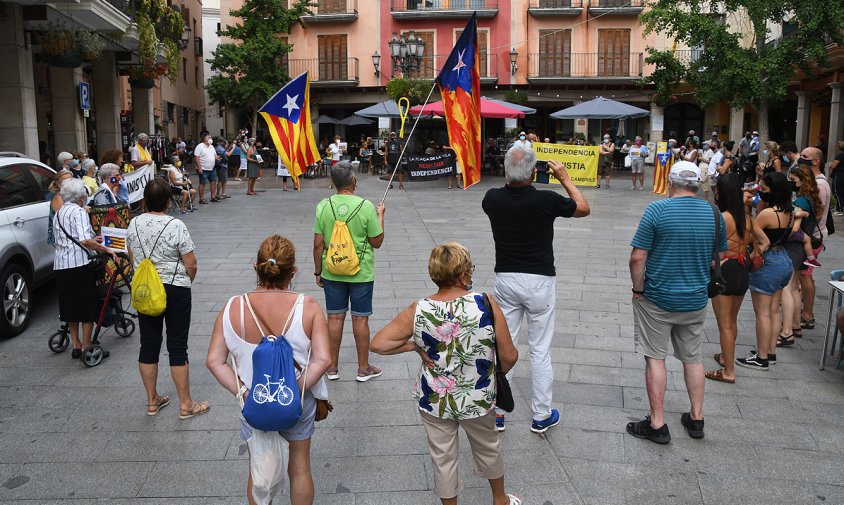 Les Àvies i Avis, ahir, a la plaça de la Vila