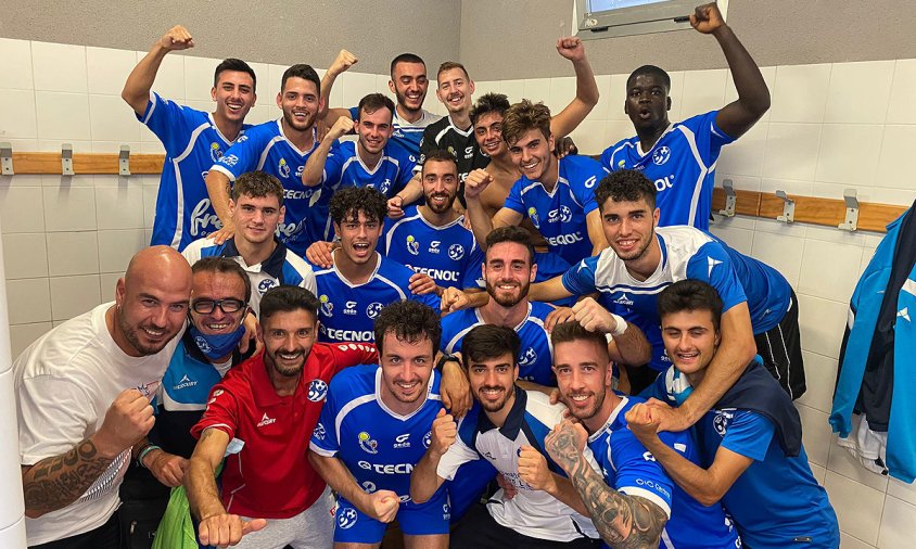 Celebració de l'equip després de la victòria, al vestidor