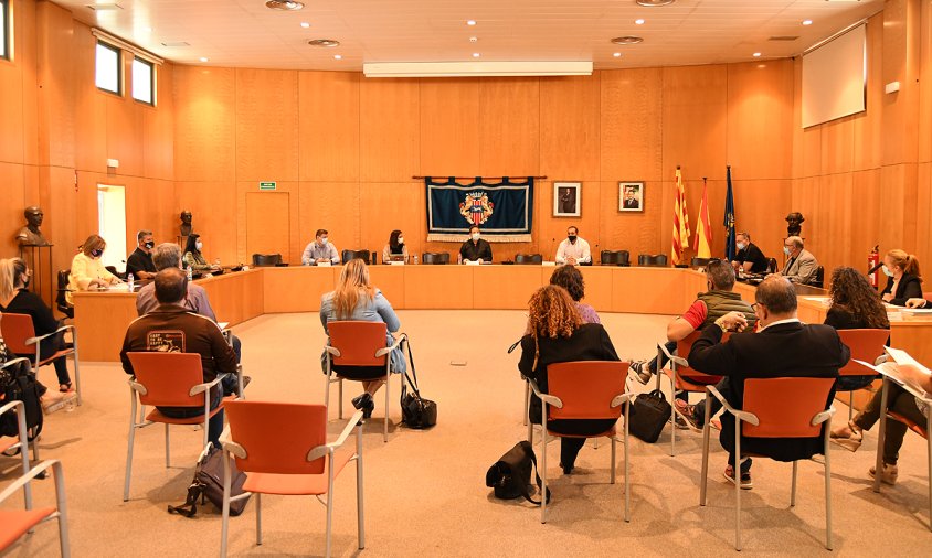 Aspecte de la sala de plens abans de l'inici de la sessió d'avui