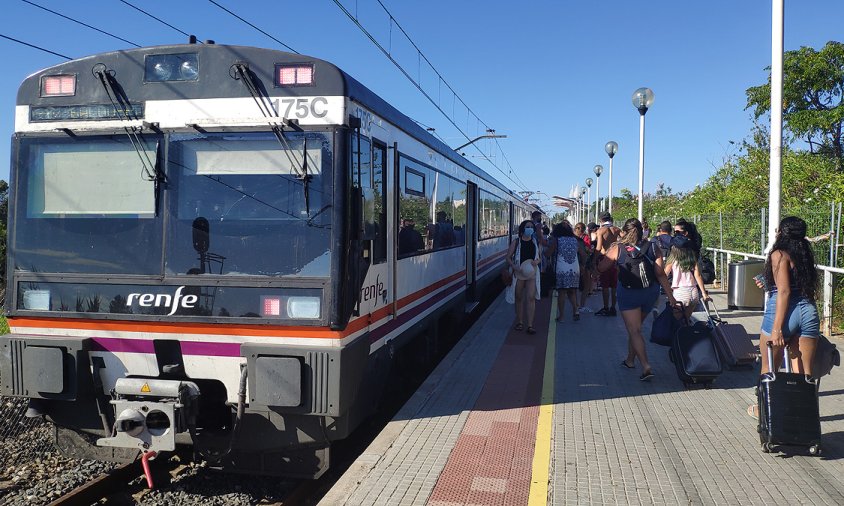 Imatge de l'estació de tren Salou-PortAventura