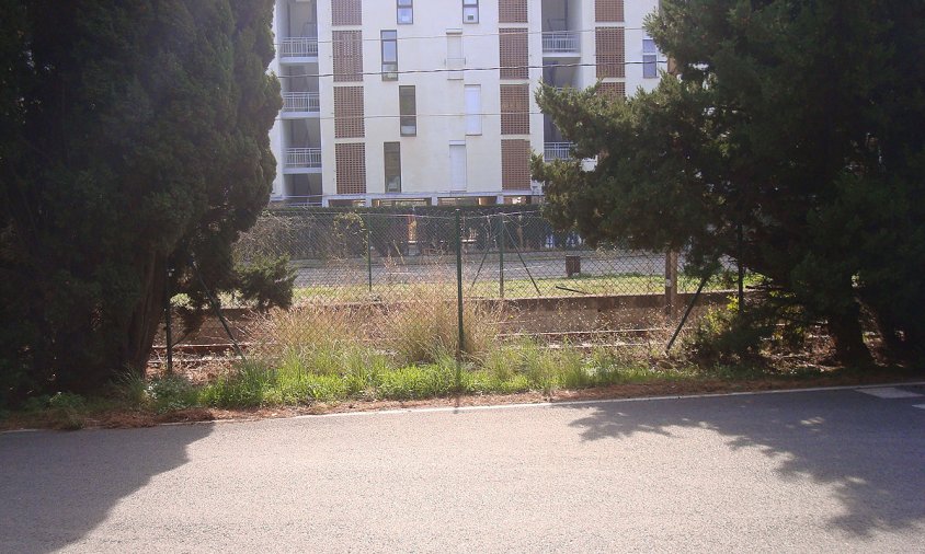 Via fèrria a l'alçada de Cambrils Badia on es farà el pas per a vehicles i vianants