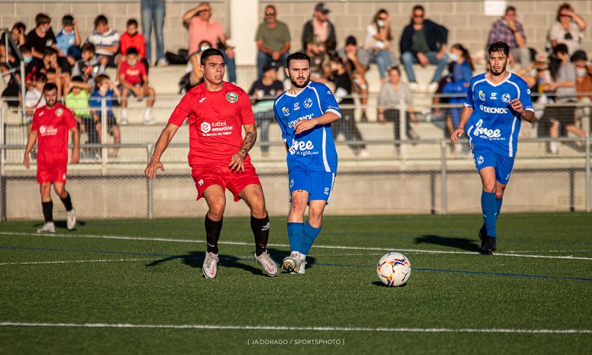 Un moment del partit entre el Cambrils Unió i la Canonja, disputat el passat dissabte a la tarda