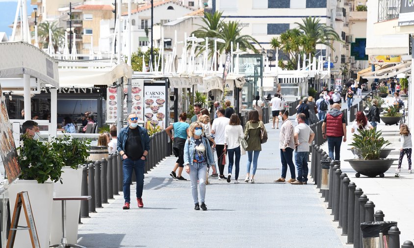 Ambient als carrers del port, a meitats del mes de maig del 2020