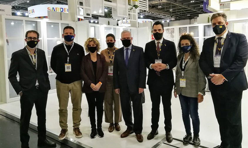 Representants de la Costa Daurada juntament amb el conseller de Turisme, Roger Torrent