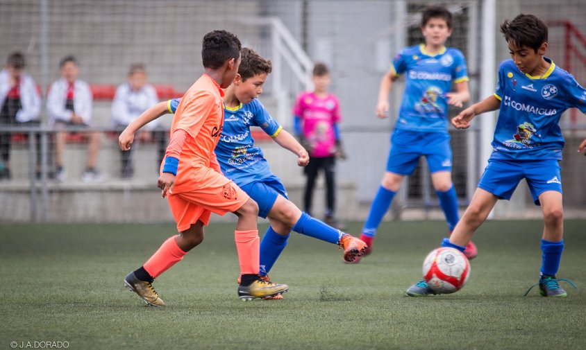 Imatge d'un dels partits del Cambrils Unió de futbol base