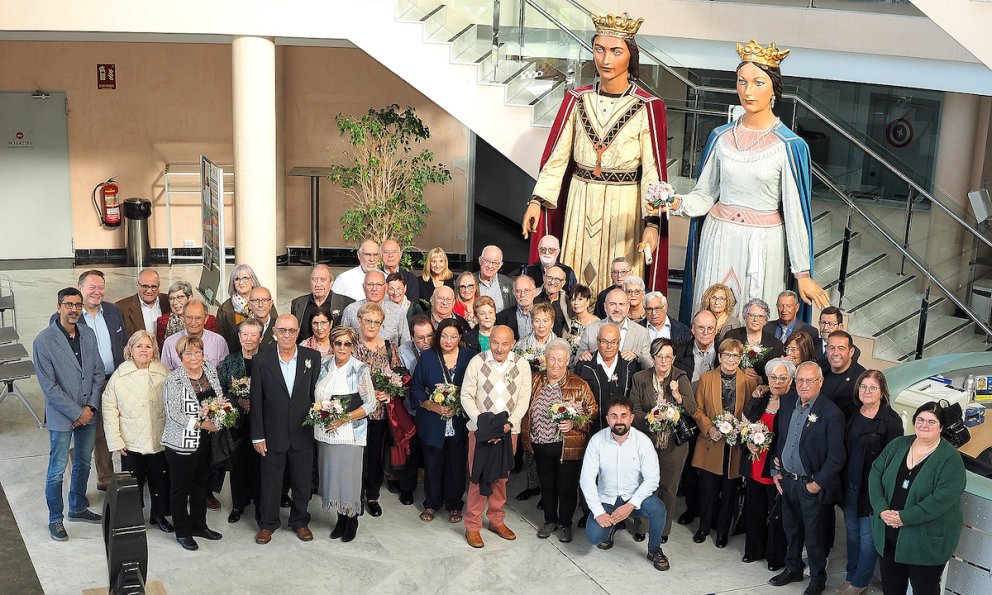 Una vintena de parelles cambrilenques celebren les Noces d'Or