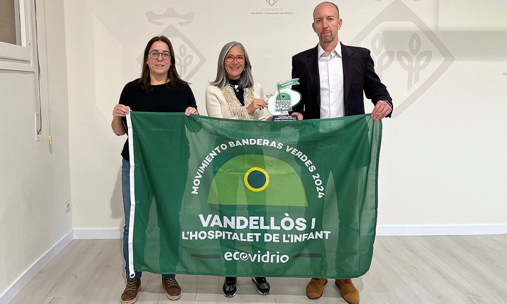 Vandellòs i l'Hospitalet de l'Infant revalida la Bandera Verda d’Ecovidrio com un dels municipis costaners més compromesos amb la sostenibilitat