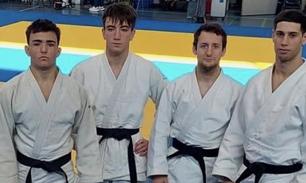 Quatre nous cinturons negres del Club de Judo Dojo Cambrils